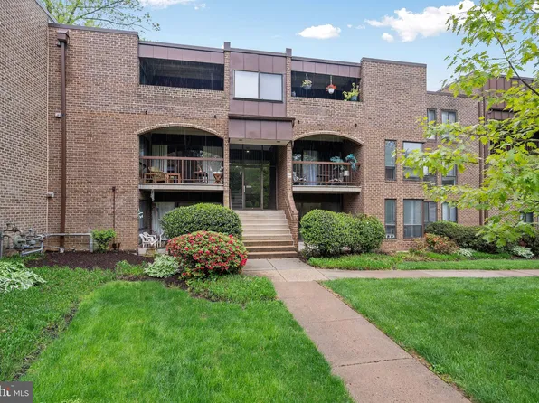 11208 Chestnut Grove Sq APT 112, Reston, VA 20190