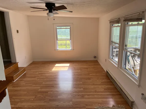729 Lockes Mill Rd, Berryville, VA 22611