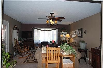 5th image of 1010 Mount Dr