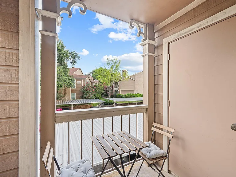 1860 White Oak Dr #242 — Photo 22