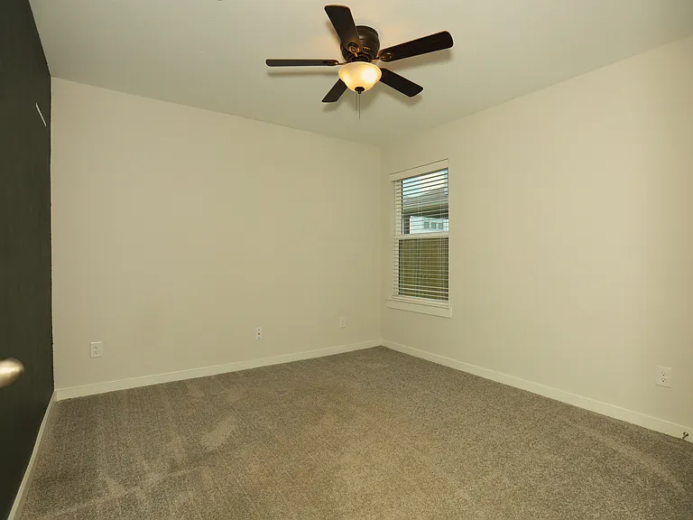233 Laura Leigh Ln — Photo 8