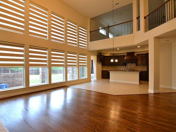 5th image of 700 Addie Ln