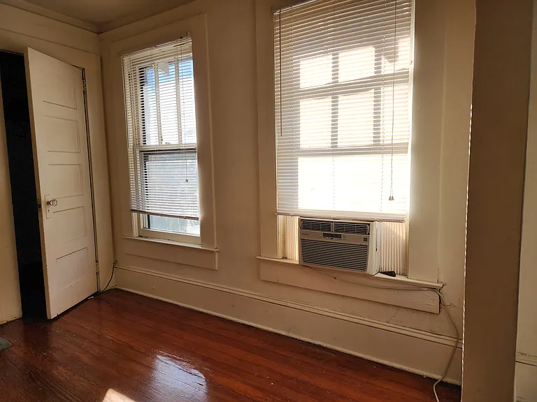 236 SW 2nd St #5 — Photo 6