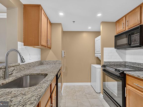 4th image of 900 N Taylor St APT 1811