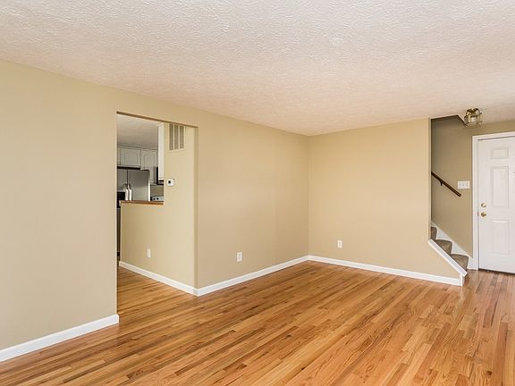 3rd image of 4417 Hallfield Manor Dr