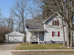 924 N Hudson St SE, Lowell, MI 49331