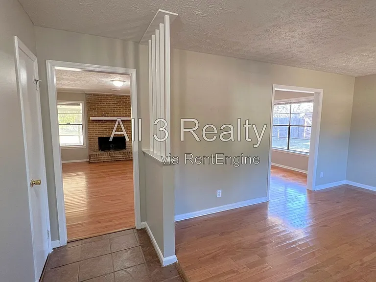 561 Dunbarton Rd — Photo 5