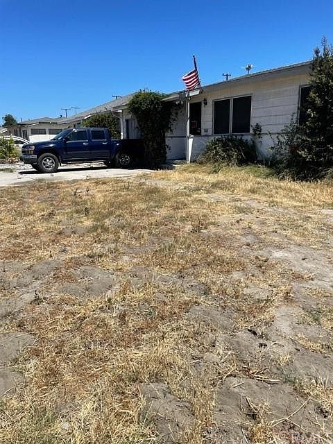 1st image of 10562 Lampson Ave