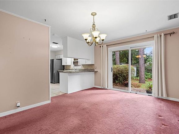 5th image of 1018 Woodside Dr W