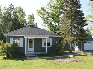 9294 Lake St, Ellsworth, MI 49729