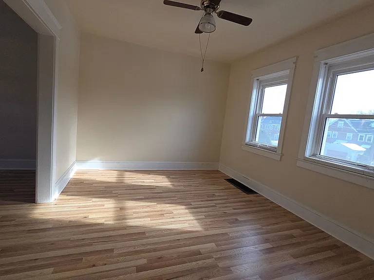 830 Media St — Photo 2