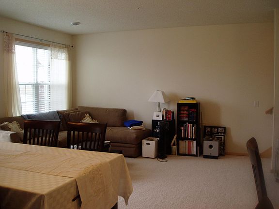 4th image of 10931 Goodhue St NE Unit E