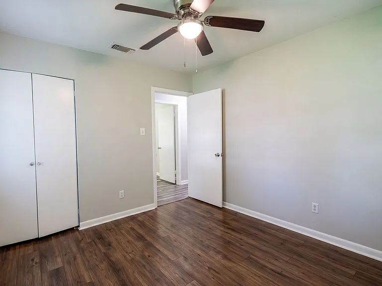 9442 Normandie Dr — Photo 12