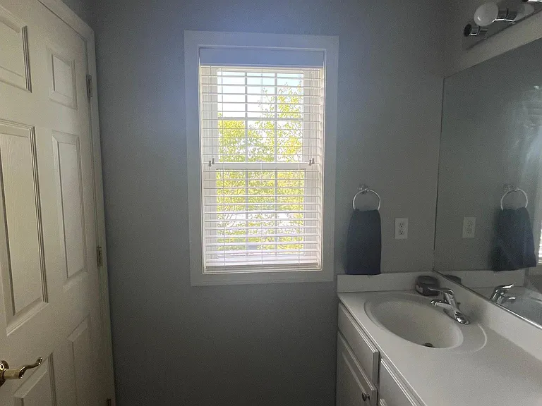 1703 Briar Woods Ln — Photo 12