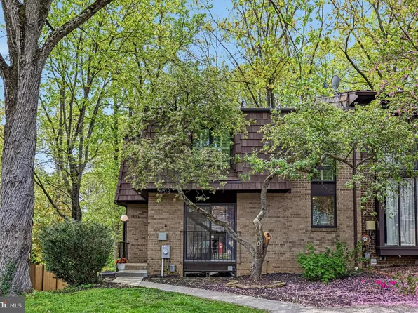 8042 Inverness Ridge Rd, Rockville, MD 20854