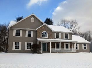 10 Parmerton Dr, Endicott, NY 13760