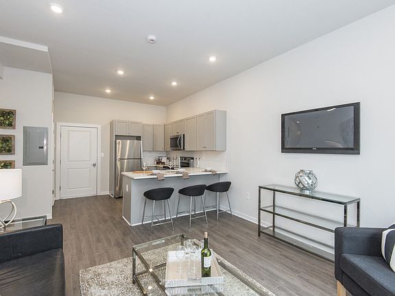 1002 Living Room-Kitchen