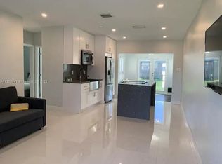 4240 SW 33rd Dr, Hollywood, FL 33023