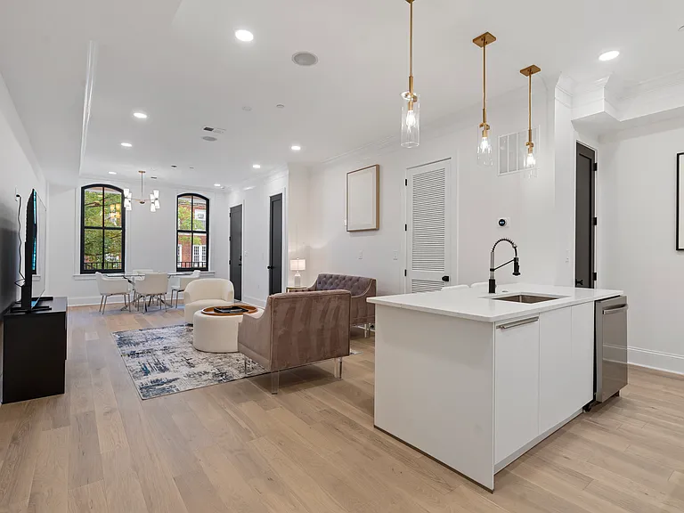 733 Euclid St NW #202 — Photo 3