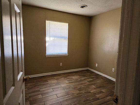 5th image of 4209 Clydesdale Dr
