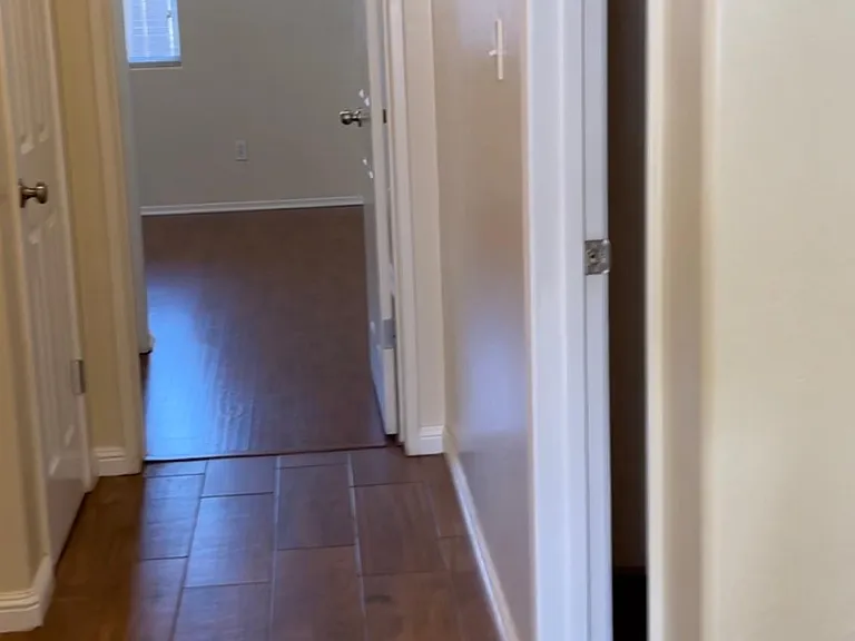 10511 Pinebrook Falls Dr — Photo 18
