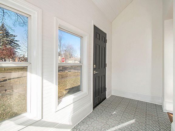 5th image of 617 Sturgis St