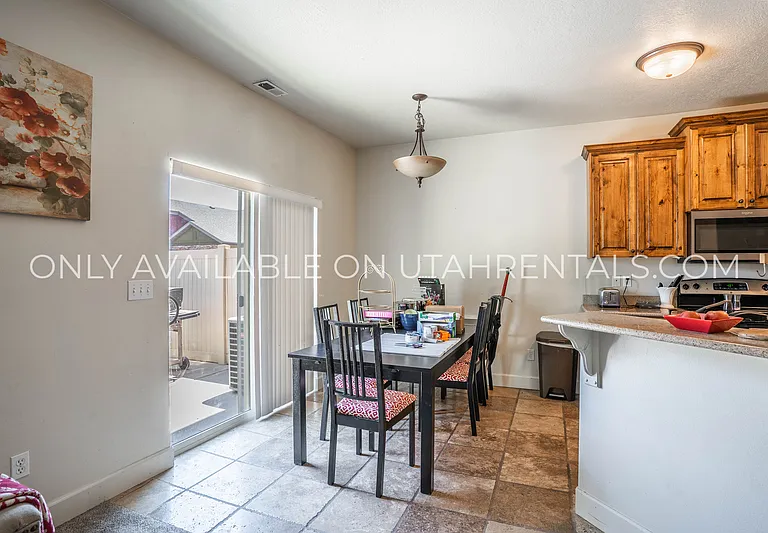 278 E Cascade Ct — Photo 9