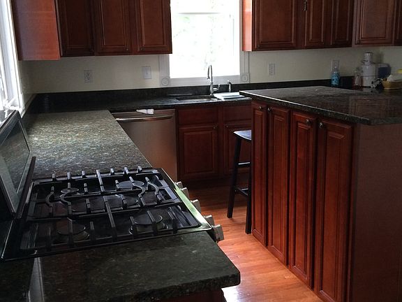 4th image of 164 Saint Pauls Ave