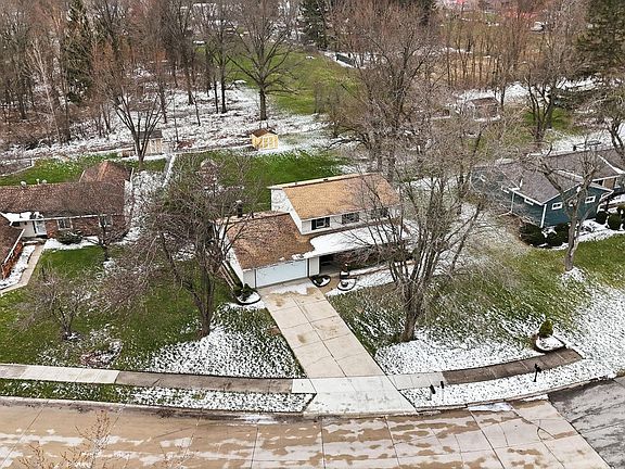 5th image of 4410 Albert Dr