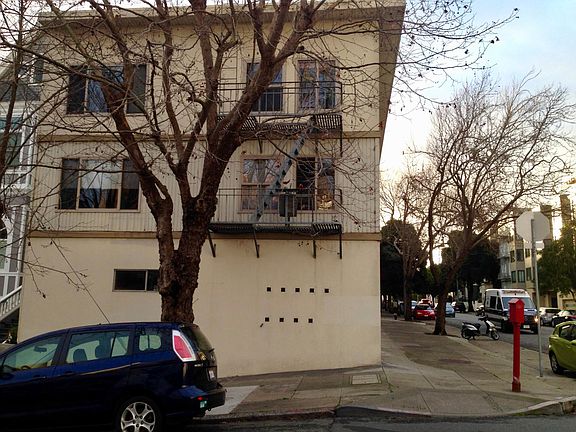3rd image of 2701 Sacramento St APT 3