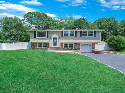 53 Fireside Lane, East Setauket, NY, 11733