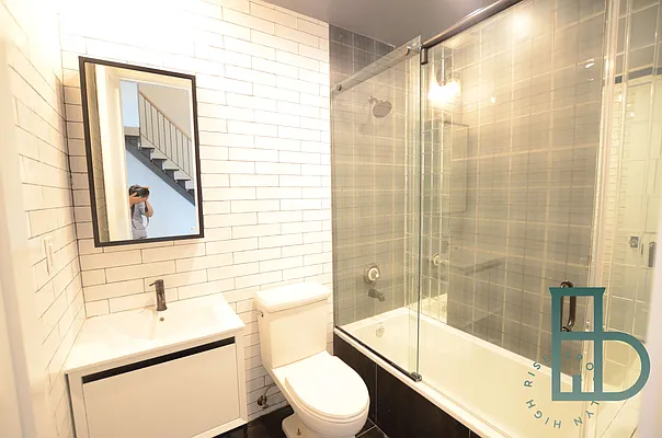 Rented by Miron Realty Group | media 20