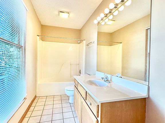 4th image of 103 Mountain View Dr #F