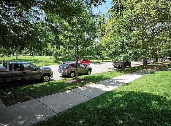3rd image of 4101 Magnolia Ave Unit 208