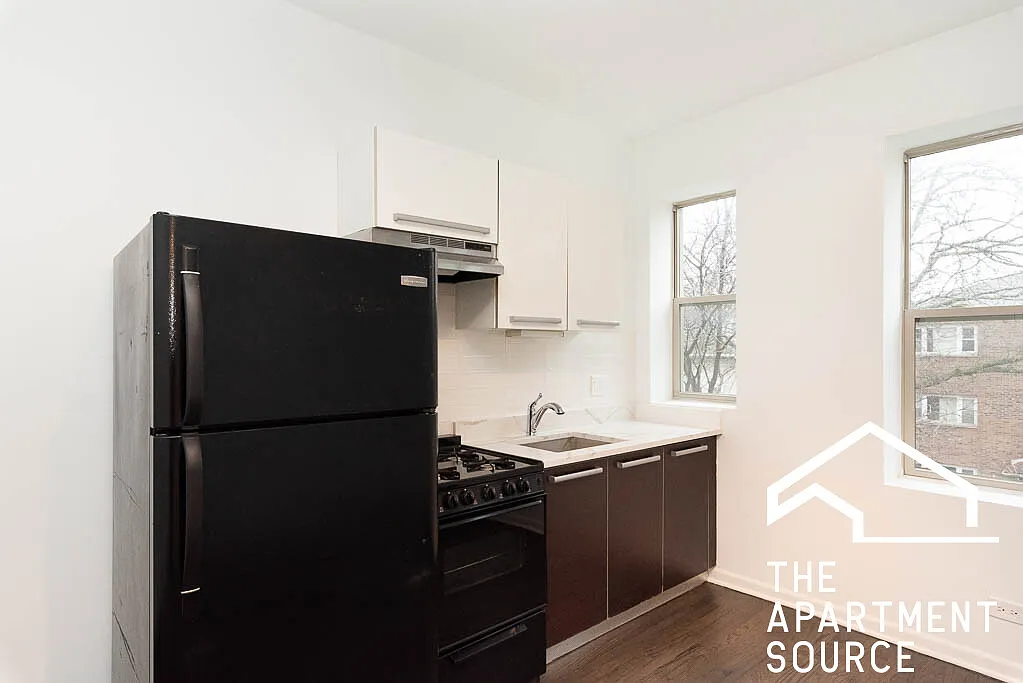 Building Photo - 5064 N Winthrop Ave #313