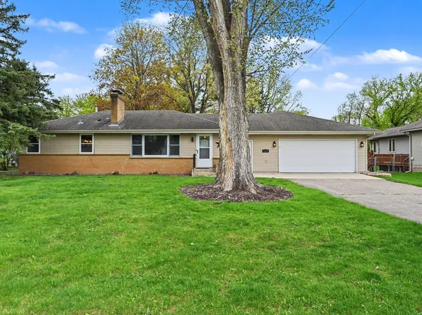 2115 W 105th St, Bloomington, MN 55431