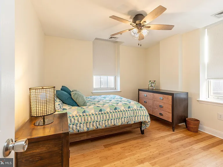 209 N 3rd St #3B — Photo 12