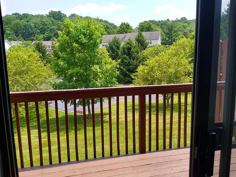 130 Woodhaven Dr — Photo 3