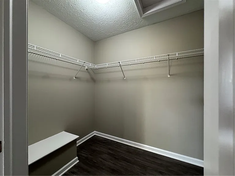 1301 Hill Park Ct — Photo 9