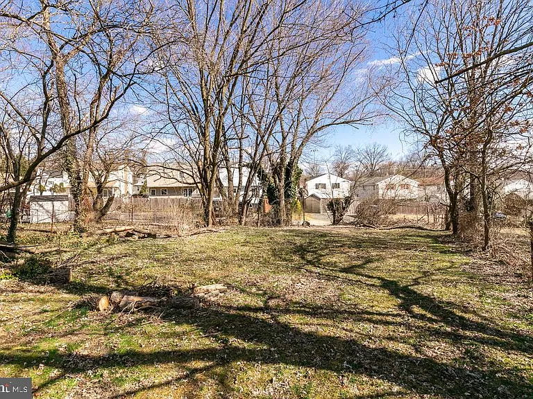 205 Douglass Ave — Photo 13