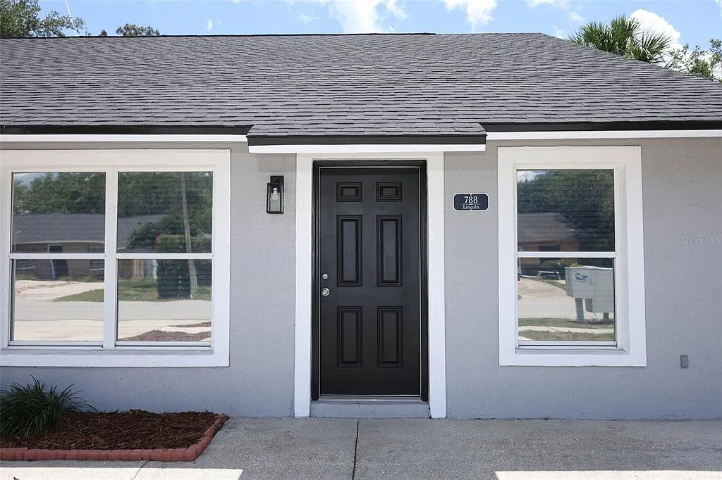 Building Photo - 788 Lincoln Pkwy