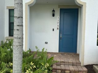 11718 SW 13th Ct, Pembroke Pines, FL 33025