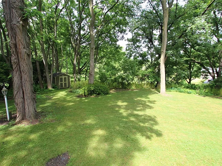 337 Mendon Rd — Photo 6