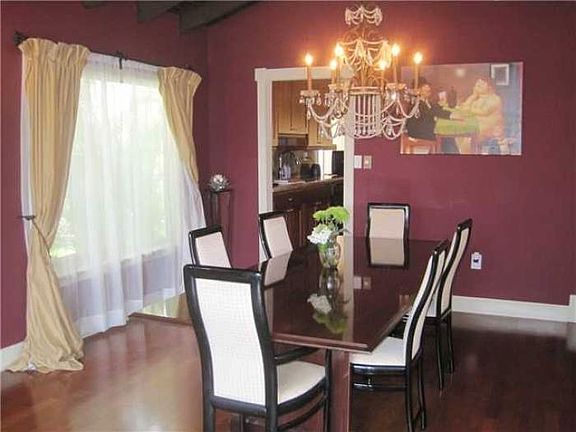 2nd image of 20200 NE 10th Pl