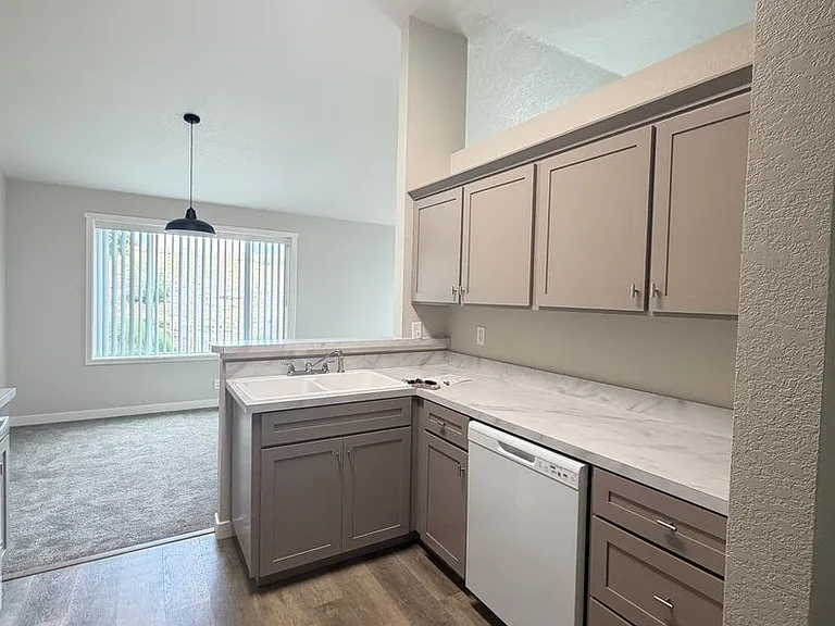 5664-5666 Glenridge Way #5668 — Photo 14