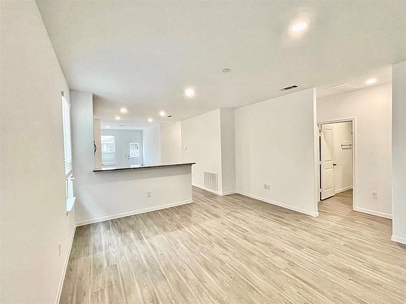 2nd image of 22627 Bolanzo Ln