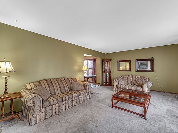 2nd image of 8 Mill Pond Dr