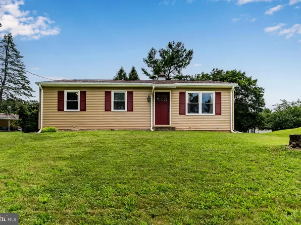 95 Old School Ln, Manchester, PA 17345