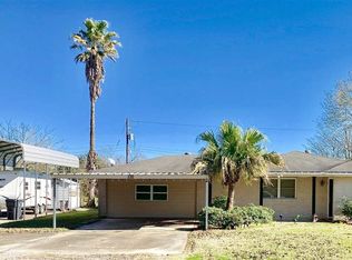 330 Bell Ave, Bridge City, TX 77611
