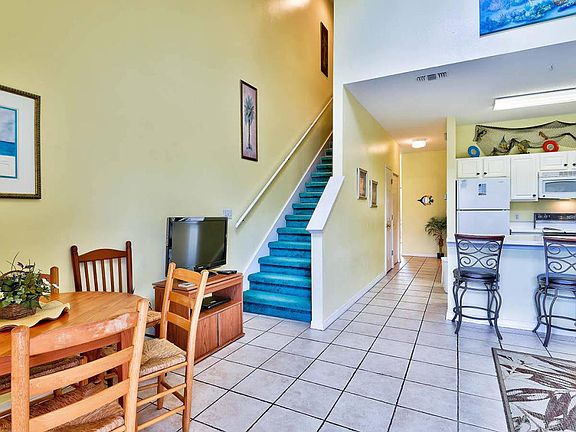 5th image of 73 Shirah St Unit 205